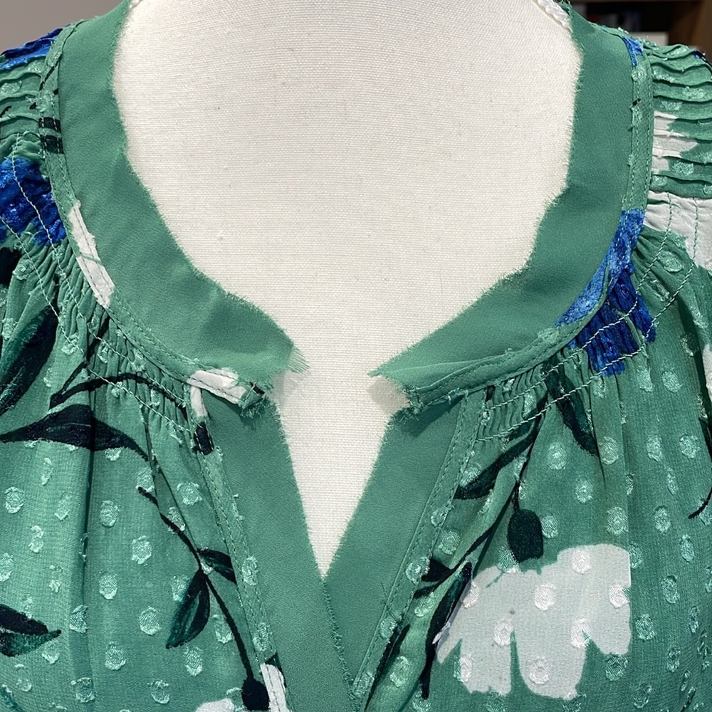 Daniel Rainn Floral Green Women's Top Small - Picture 4 of 9